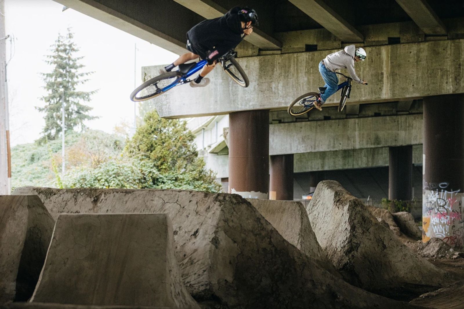 Shop for dirt jump bikes in Melbourne at Casey Cycles, shop online or visit our local bike store today in the south east suburb of Cranbourne.