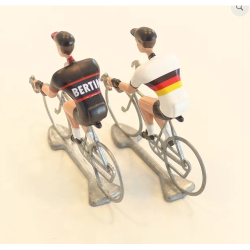 FLANDRIENS Models, 2 x Hand painted Metal Cyclists, Bertin jerseys